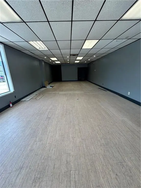 1416 S 7 HWY, Blue Springs, MO 64014