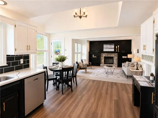 824 S Elk LN, Bonner Springs, KS 66012