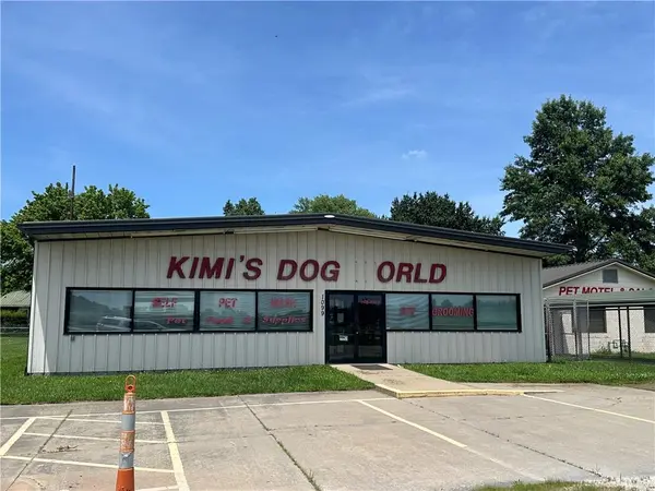 1099 NE 50 HWY, Knob Noster, MO 65336