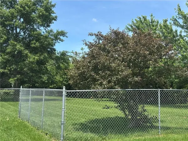 1099 NE 50 HWY, Knob Noster, MO 65336