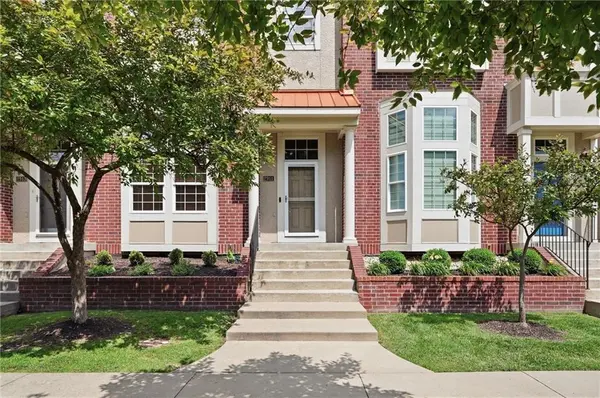 2911 Gentry Park Pkwy, North Kansas City, MO 64116