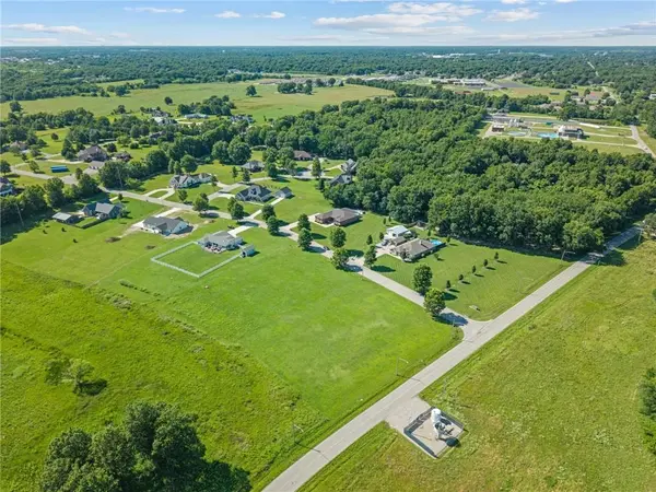 2206 Porter Lane LN, Pittsburg, KS 66762