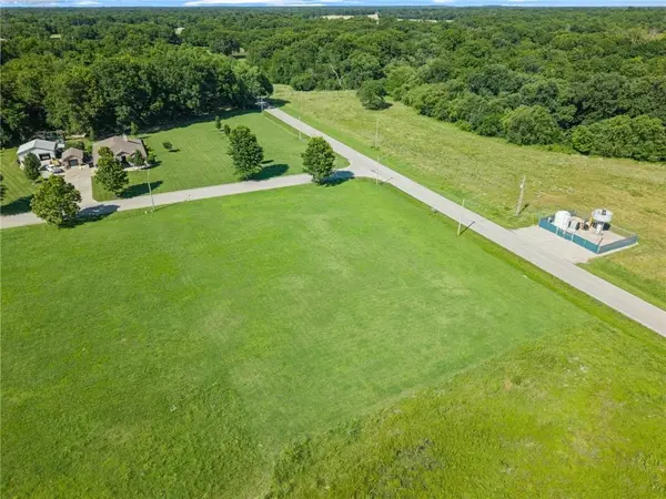 2206 Porter Lane LN, Pittsburg, KS 66762