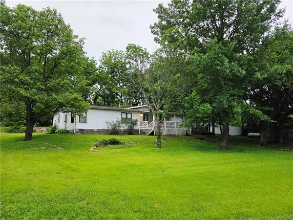 58 N longview RD, Pleasanton, KS 66075