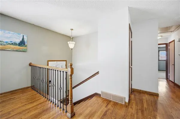9214 Mastin ST, Overland Park, KS 66212