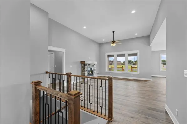 1205 Cottonwood CT, Paola, KS 66071