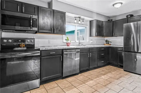 233 W 5th ST, Adrian, MO 64720