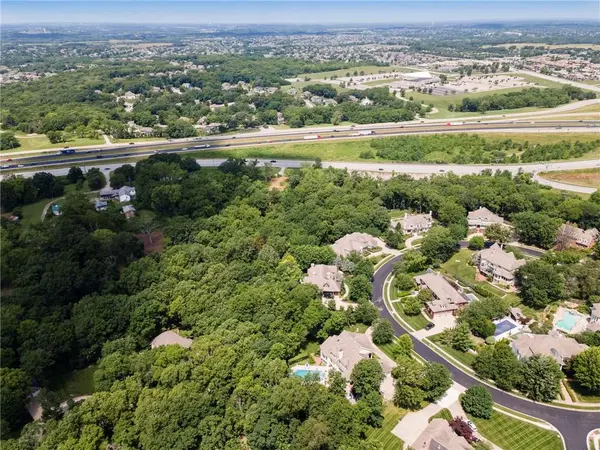 1203 N State Route 291 HWY, Liberty, MO 64068