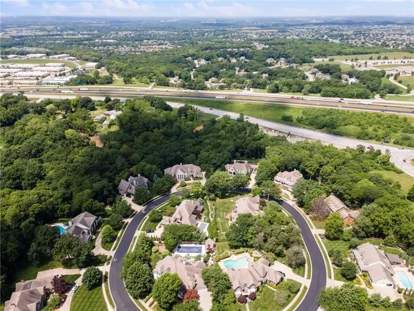 1203 N State Route 291 HWY, Liberty, MO 64068