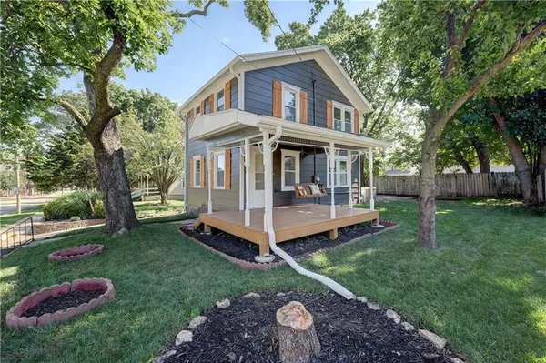 226 S Chestnut ST, Olathe, KS 66061