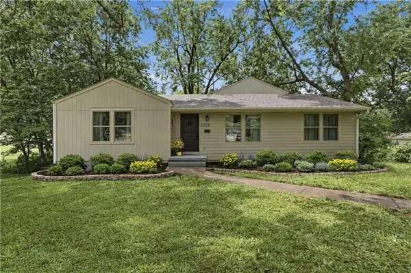 2526 Queen Ridge DR, Independence, MO 64055