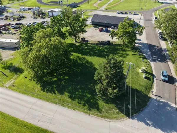Main & Pineview ST, Stanberry, MO 64489