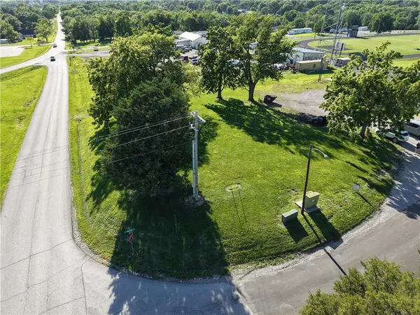 Main & Pineview ST, Stanberry, MO 64489