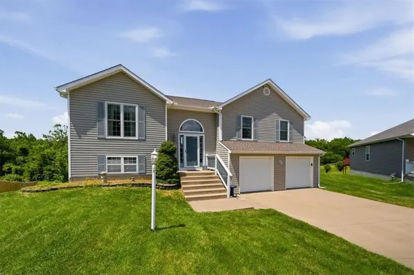 12650 Oakwood DR, Platte City, MO 64079