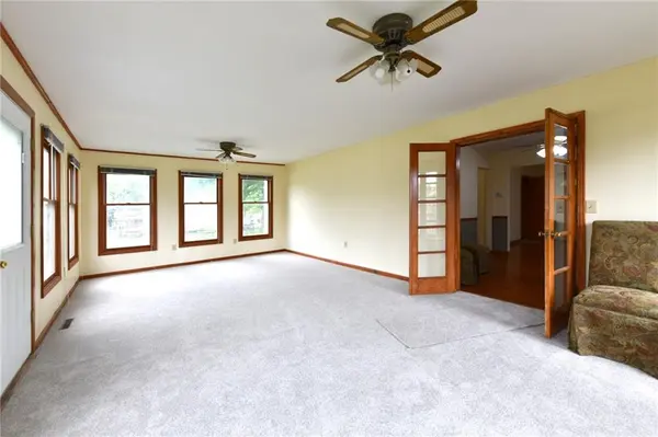 9604 E 32nd ST, Independence, MO 64052