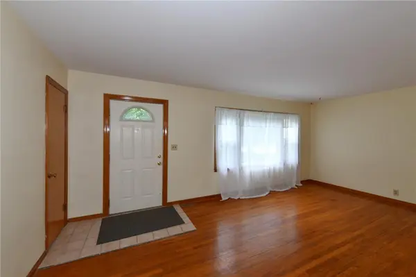 9604 E 32nd ST, Independence, MO 64052