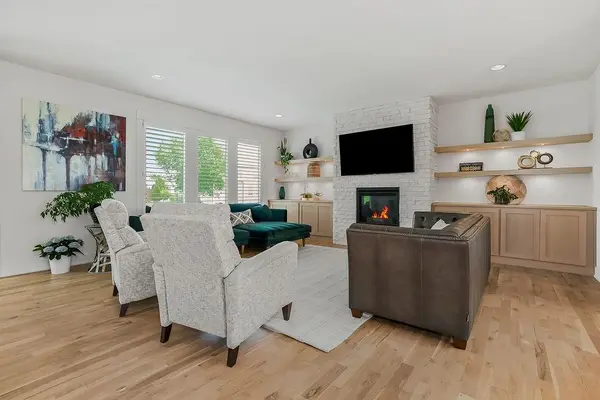 25470 W 114th CT, Olathe, KS 66061