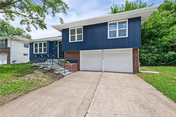 7500 E 118th PL, Kansas City, MO 64134
