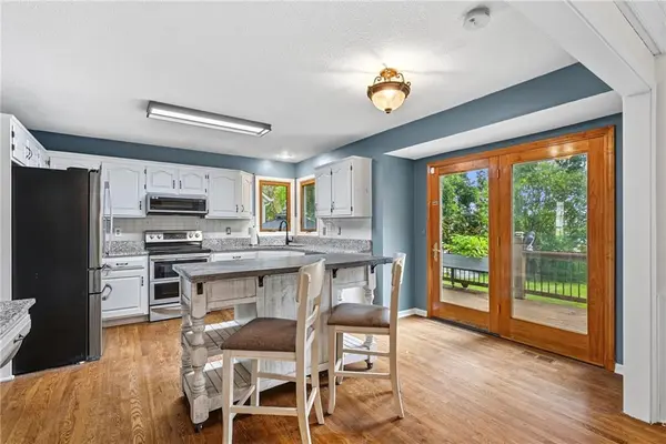 14130 W 113th TER, Olathe, KS 66215