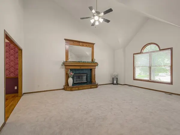 920 NE 102nd ST, Kansas City, MO 64155