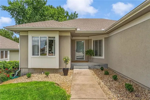 940 SW Woodbridge CT, Topeka, KS 66606