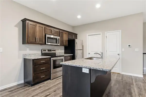 21803 Southcreek RD, Peculiar, MO 64078