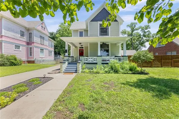 221 S Colborn ST, Iola, KS 66749