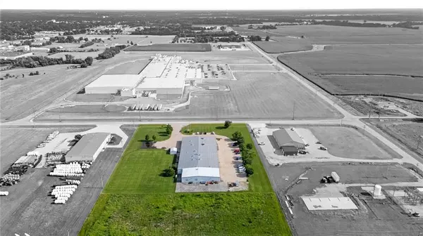 900 W Miller RD, Iola, KS 66749