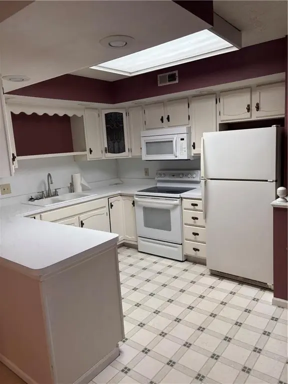 13 Stratford Place PT, St Joseph, MO 64506