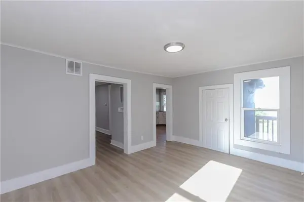 505 E Wall ST, Harrisonville, MO 64701