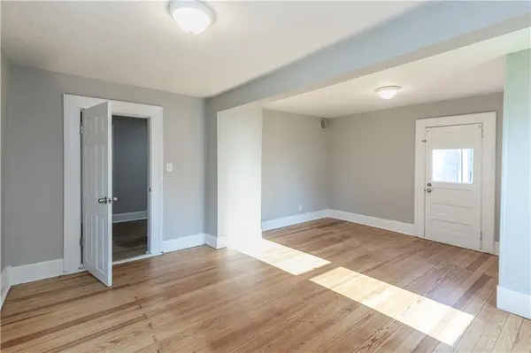 505 E Wall ST, Harrisonville, MO 64701