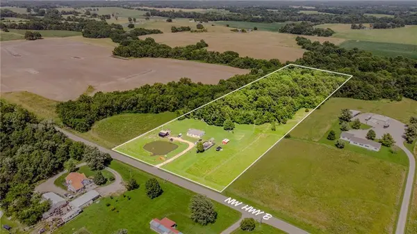 8352 NW B HWY, Urich, MO 64788