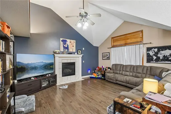 203 Broadmoor DR, Raymore, MO 64083