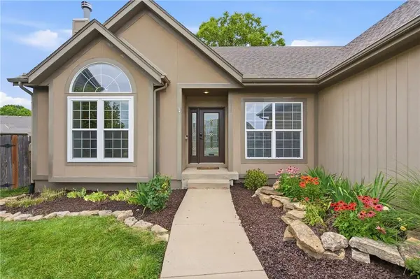 18366 W 157 TER, Olathe, KS 66062