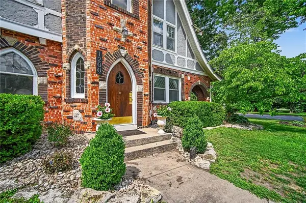 1200 W 72nd ST, Kansas City, MO 64114