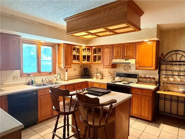 2914 Kimbrough ST, St Joseph, MO 64506
