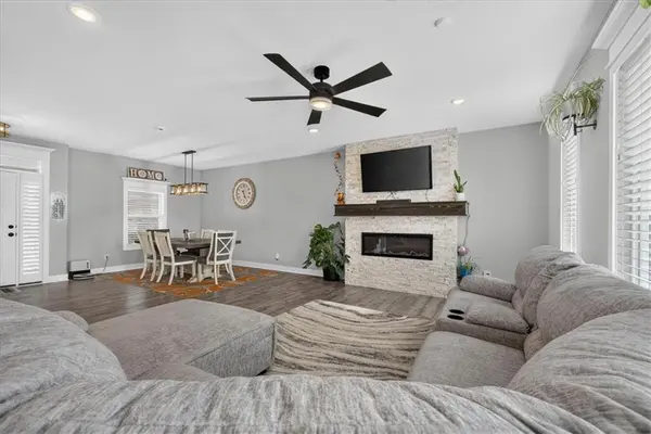 4705 SW 3rd ST, Blue Springs, MO 64014