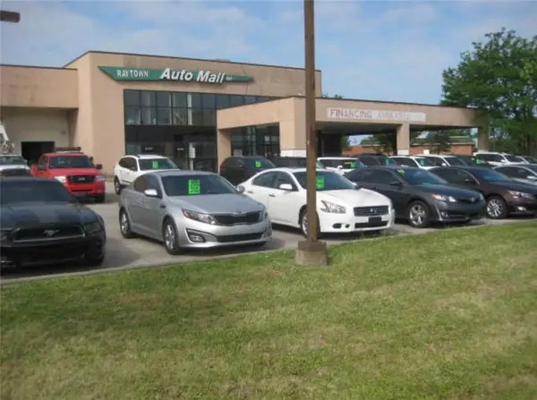 8819 E 350 HWY, Raytown, MO 64133