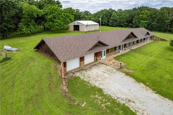 742 S 935 RD, El Dorado Springs, MO 64744