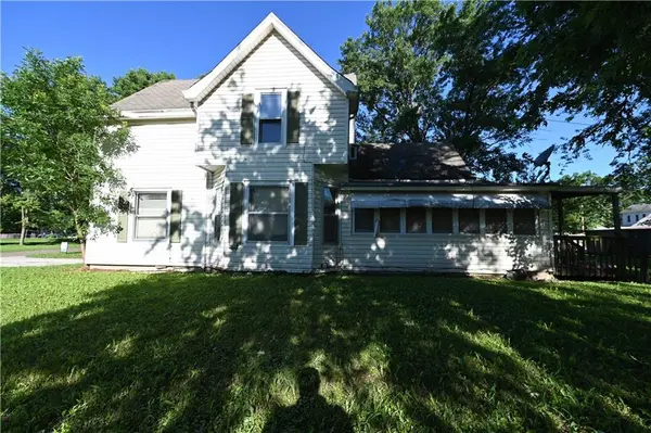 201 E 2nd ST, Appleton City, MO 64724