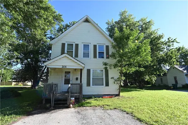 201 E 2nd ST, Appleton City, MO 64724