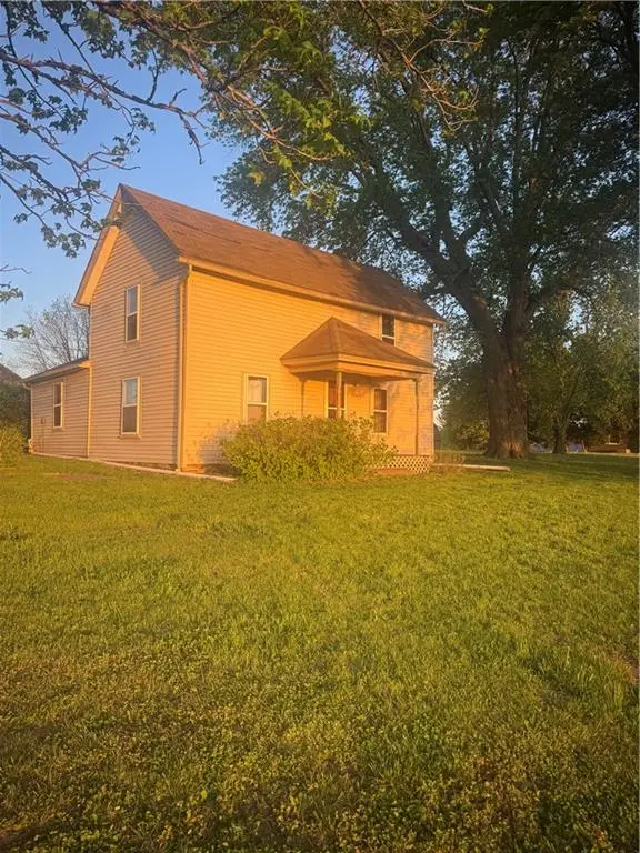 16985 SMITH RD,  Smithville,  MO 64089