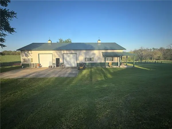 16985 SMITH RD, Smithville, MO 64089