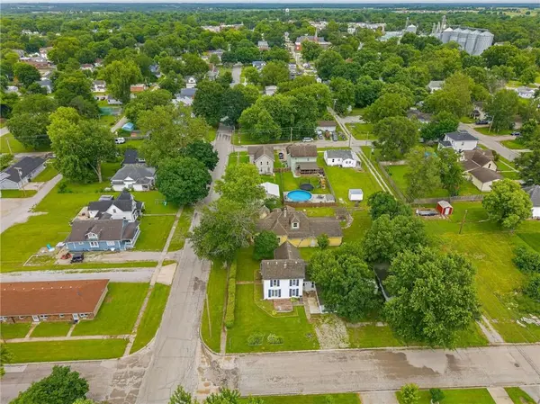 721 W 4th ST, Cameron, MO 64429