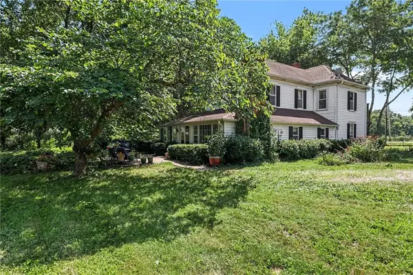 321 N Buckner Tarsney RD, Buckner, MO 64016