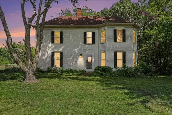 321 N Buckner Tarsney RD, Buckner, MO 64016