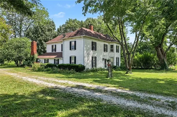 321 N Buckner Tarsney RD, Buckner, MO 64016