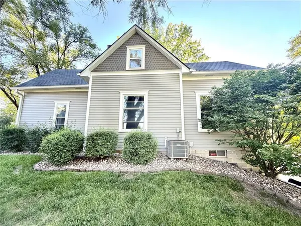 901 E 1st ST, Maryville, MO 64468