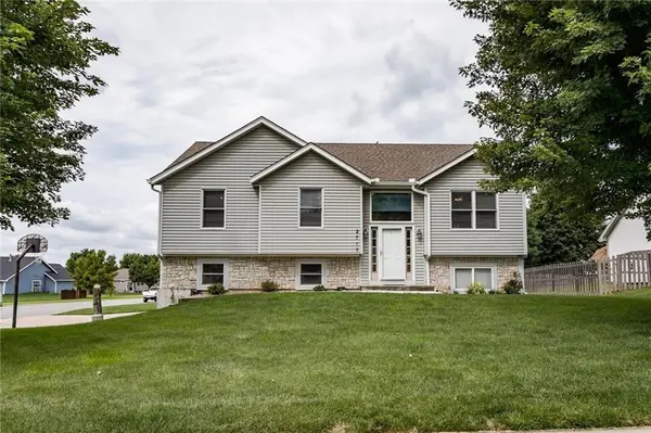 2715 Stratton DR, Eudora, KS 66025