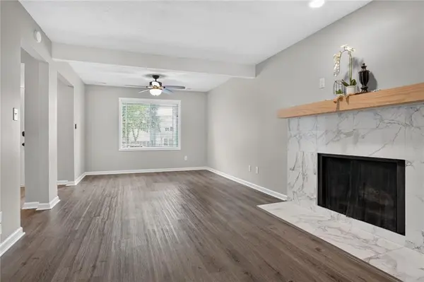 228 Deerfield LN, Lawrence, KS 66049